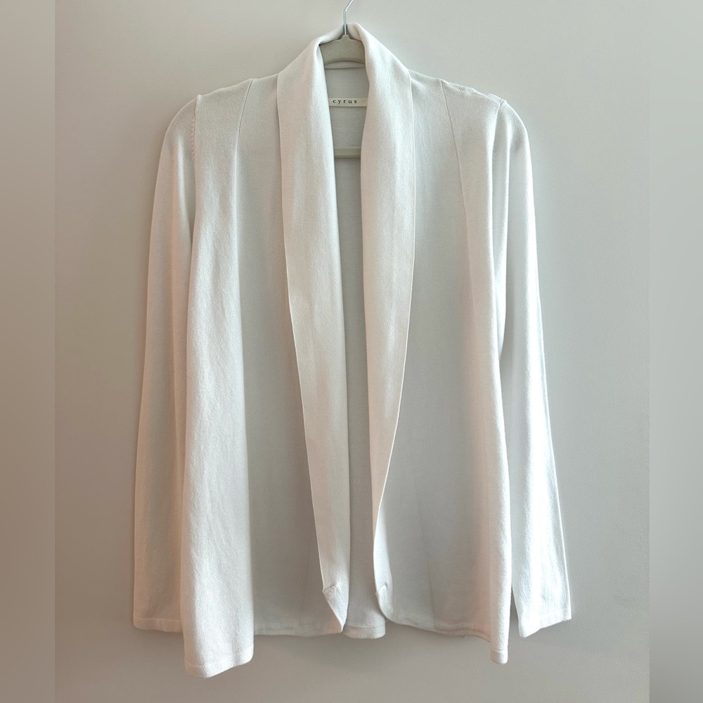 Cyrus white open cardigan NEVER WORN (small)